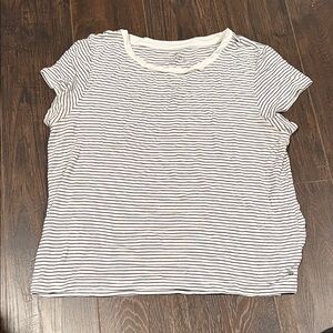 American Eagle Outfitters White Tee with Thin Black Stripes